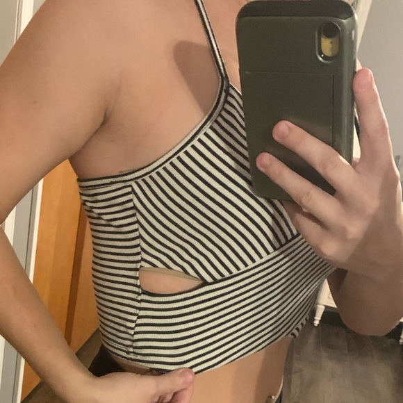 CROP TOP - Picture 2 of 6